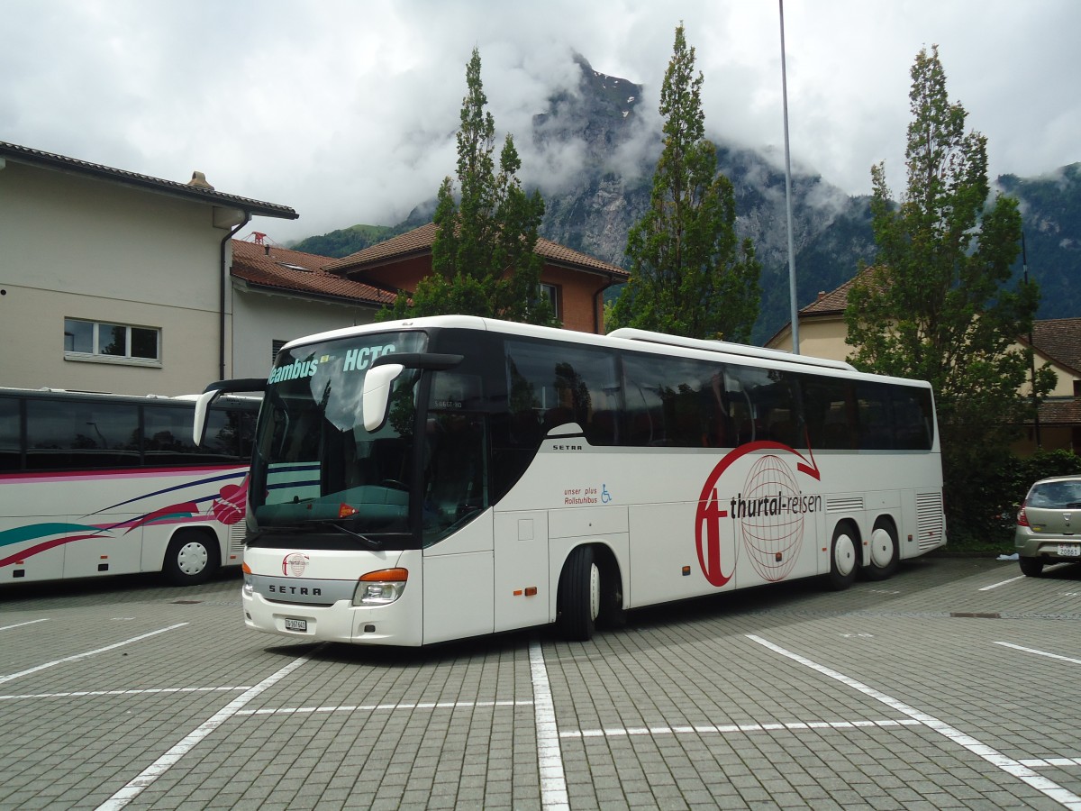 (139'421) - Thurtal-Reisen, Kefikon - TG 167'641 - Setra am 11. Juni 2012 beim Bahnhof Flelen