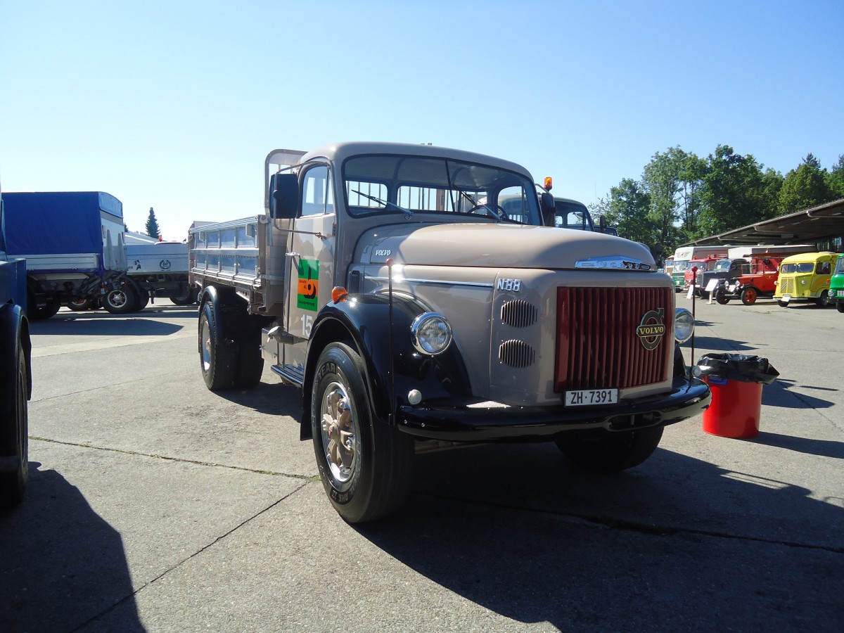 (139'580) - Bereuter, Volketswil - Nr. 15/ZH 7391 - Volvo am 16. Juni 2012 in Hinwil, AMP