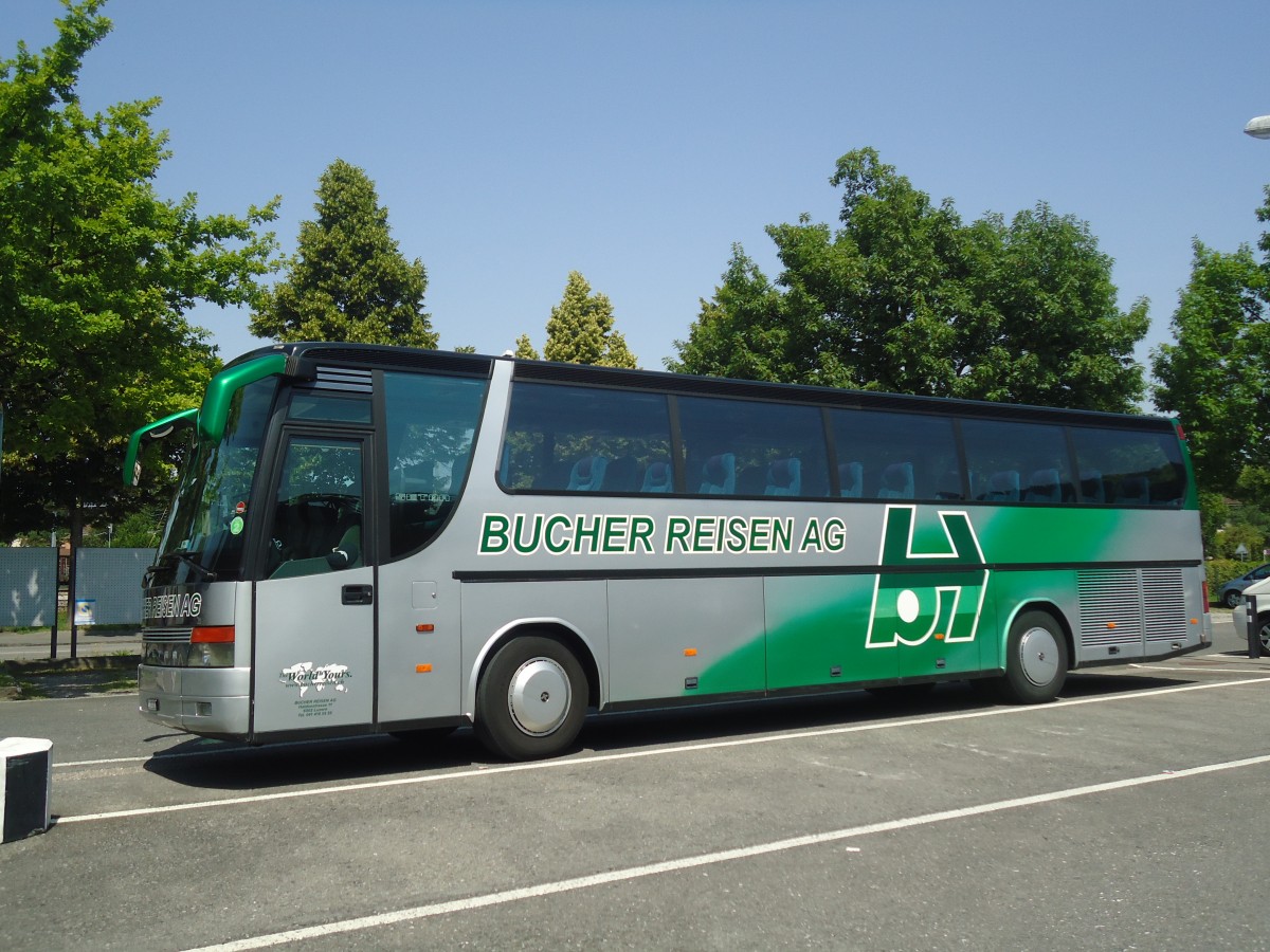 (140'179) - Bucher, Luzern - LU 15'565 - Setra am 29. Juni 2012 in Thun, Seestrasse