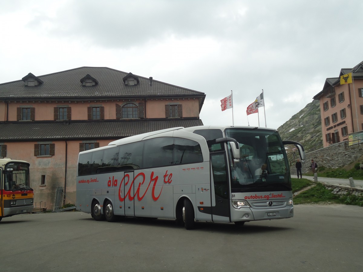 (140'359) - AAGL Liestal - Nr. 31/BL 6556 - Mercedes am 1. Juli 2012 in Gotthard, Passhhe