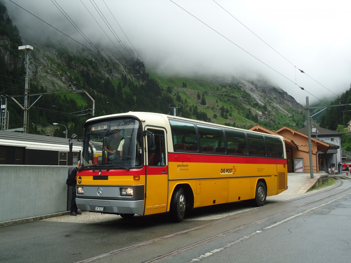 (140'372) - Mattli, Wassen - UR 9107 - Mercedes am 1. Juli 2012 beim Bahnhof Gschenen