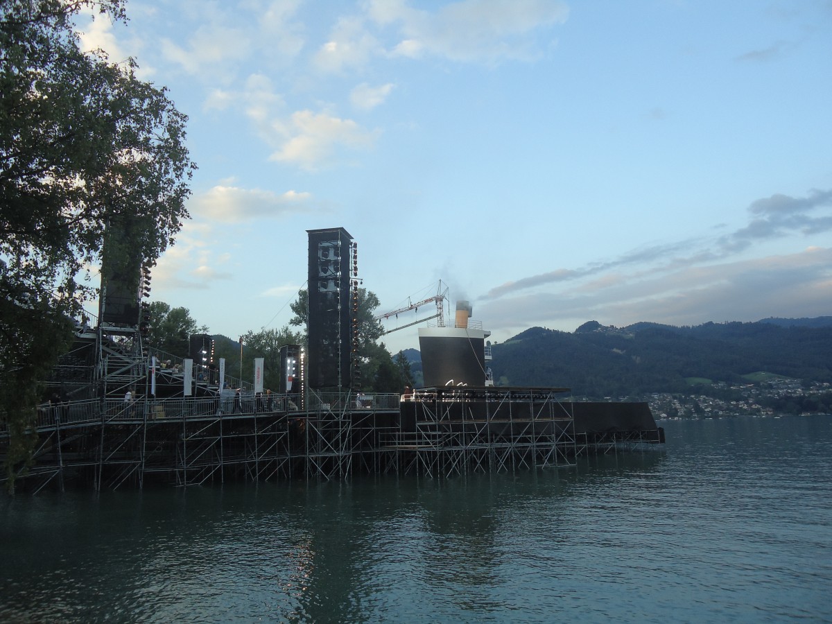 (141'021) - Die Seebhne des Musicals Titanic am 3. August 2012