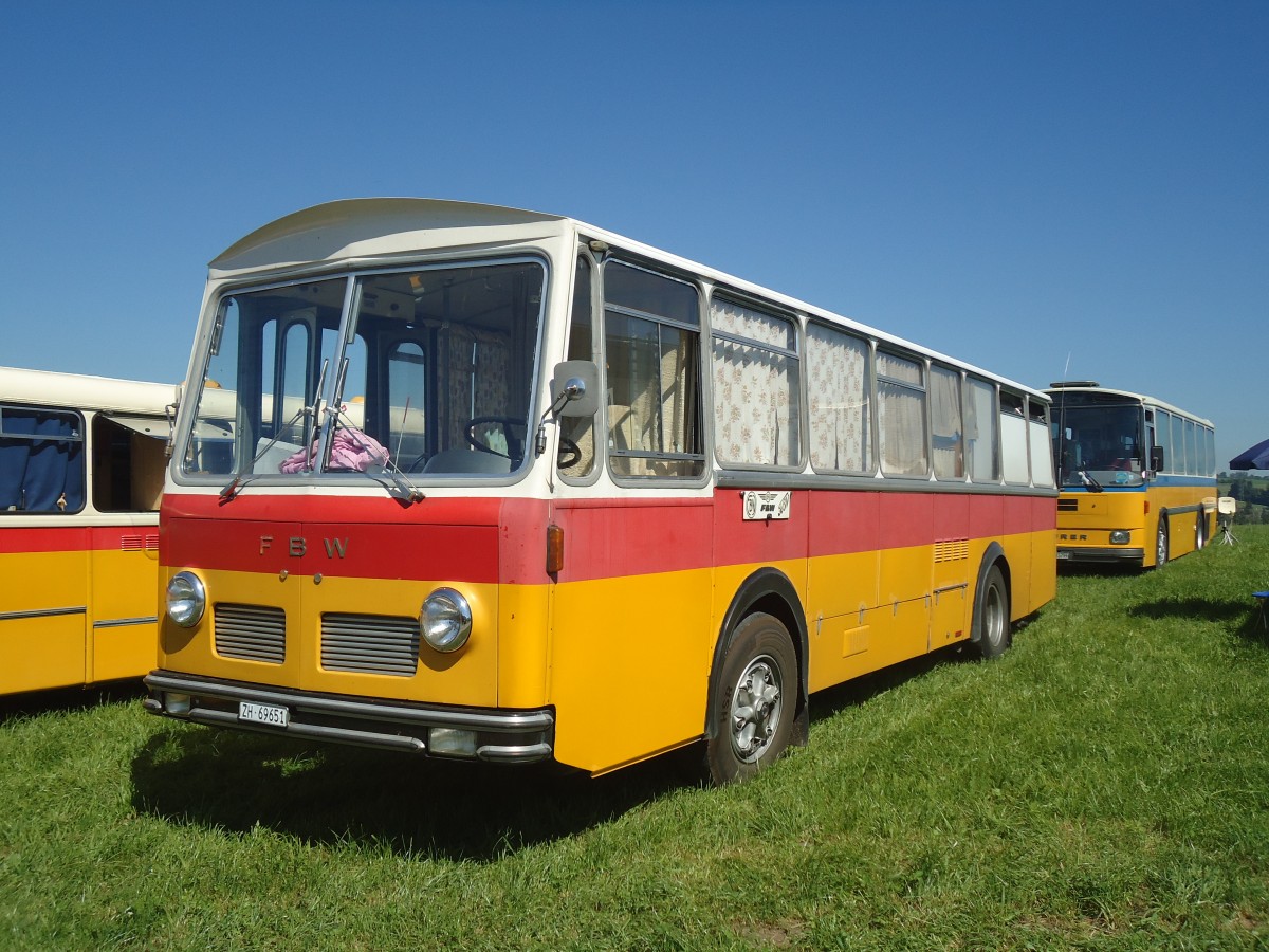 (141'166) - Trb, Oberrieden - Nr. 12/ZH 69'651 - FBW/R&J (ex Ryffel, Uster Nr. 12) am 18. August 2012 in Affeltrangen, Kreuzegg