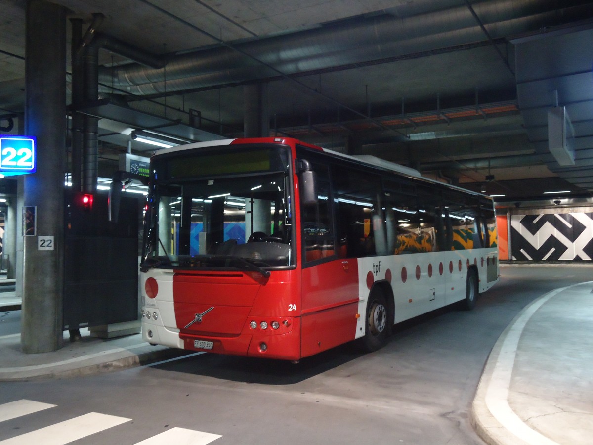 (141'236) - TPF Fribourg - Nr. 24/FR 300'350 - Volvo am 19. August 2012 in Fribourg, Busbahnhof