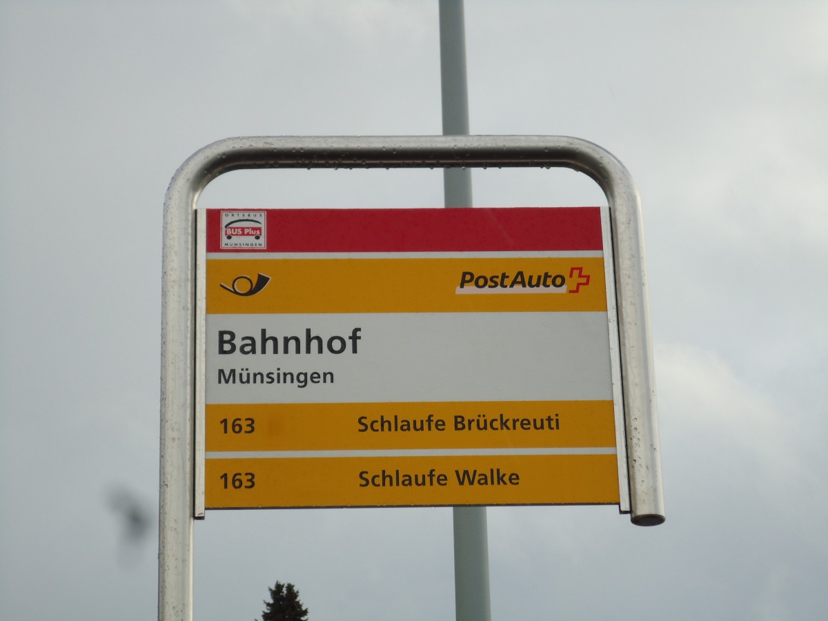 (142'446) - PostAuto-Haltestelle - Mnsingen, Bahnhof - am 10. Dezember 2012