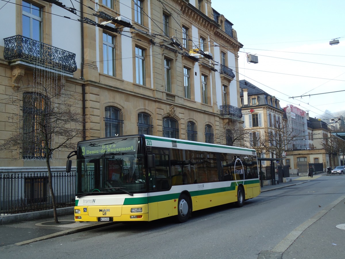 (142'747) - transN, La Chaux-de-Fonds - Nr. 203/NE 114'203 - MAN (ex TN Neuchel Nr. 203) am 29. Dezember 2012 in Neuchtel, Place Pury