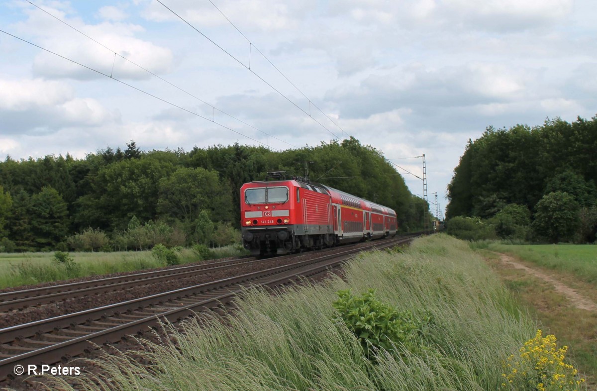 143 248 mit der RB75 bei der Stromkreistrennstelle Bischofsheim. 19.05.15