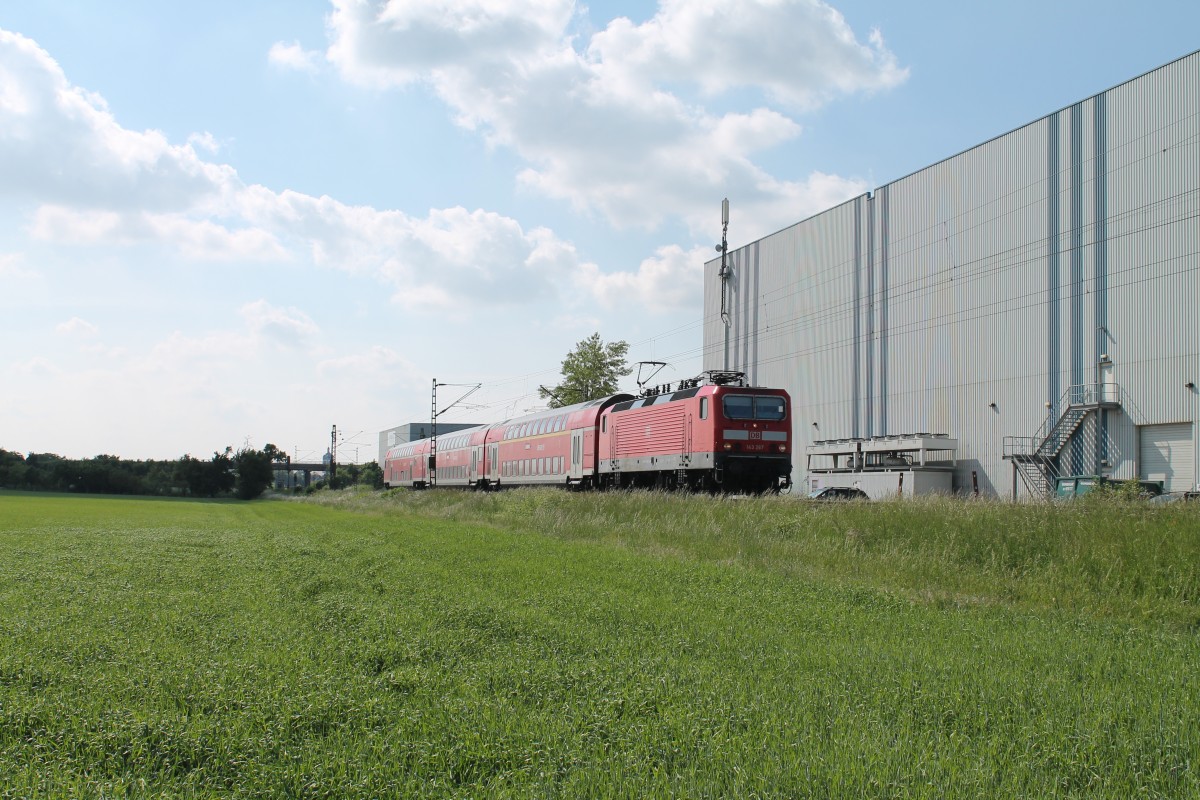 143 267 hat Groß-Gerau verlassen als RB 75 15764 Darmstadt - Wiesbaden. 20.05.15