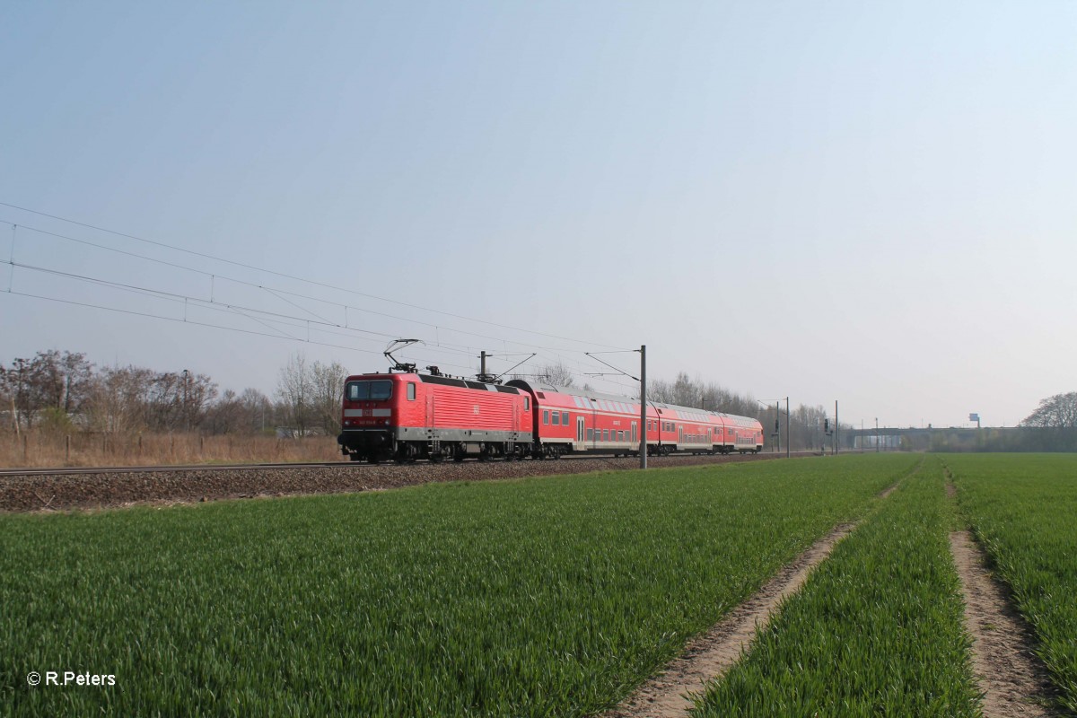 143 934-8 schiebt den RB 26137 Lutherstadt Wittenberg - Leipzig HBF bei Podelwitz. 29.03.14