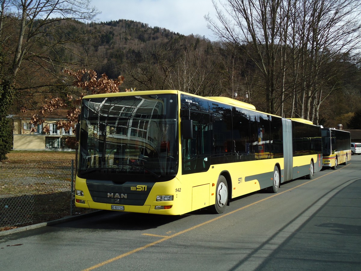 (143'171) - STI Thun - Nr. 142/BE 801'142 - MAN am 5. Februar 2013 bei der Schifflndte Thun