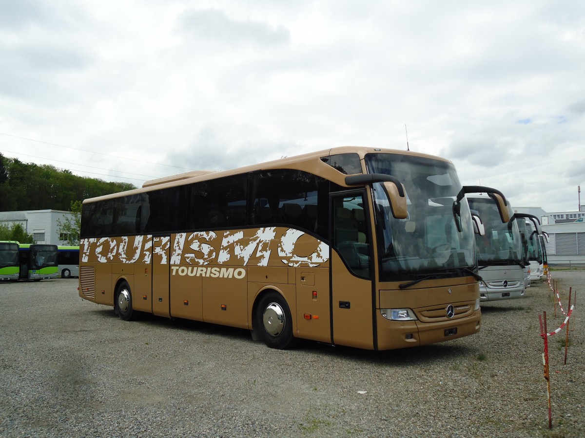 (144'018) - EvoBus, Kloten - Mercedes am 9. Mai 2013 in Kloten, EvoBus