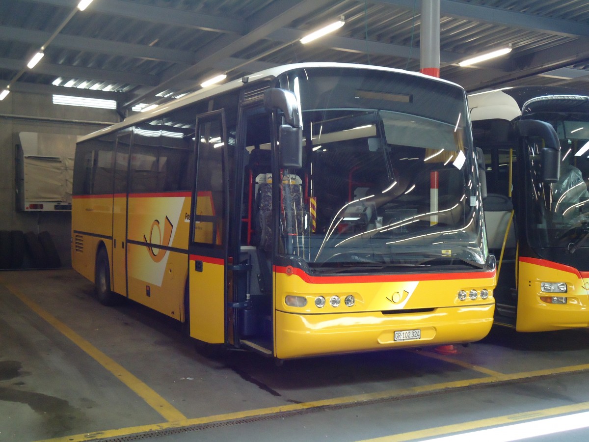 (1445'202) - PostAuto Graubnden - GR 102'324 - Neoplan am 17. Juni 2013 in Chur, Garage