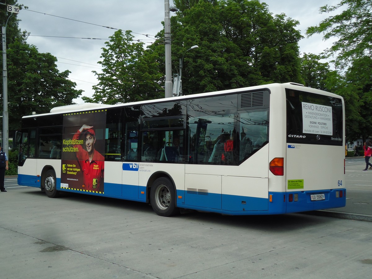 (144'942) - VBL Luzern - Nr. 64/LU 15'062 - Mercedes am 10. Juni 2013 beim Bahnhof Luzern