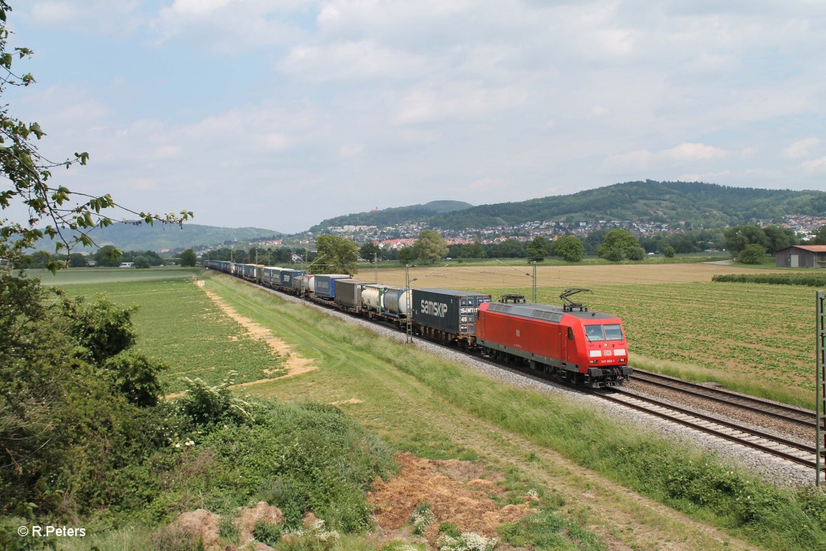 145 050-1 zieht bei Großsachsen-Heddesheim einen Container/Wechselpritschenzug in Richtung Süden. 28.05.15