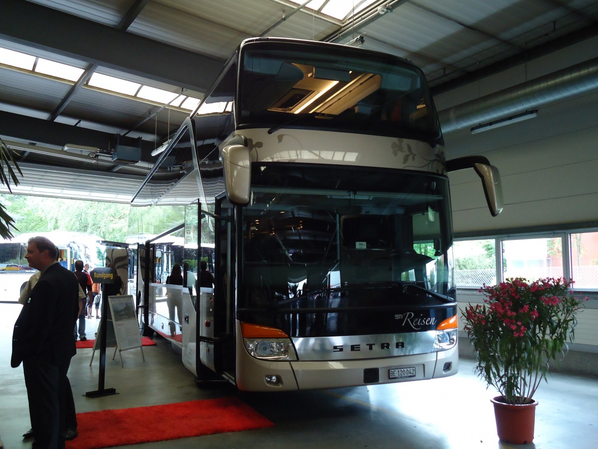 (145'042) - STI Thun - Nr. 42/BE 120'042 - Setra am 15. Juni 2013 in Thun, Garage