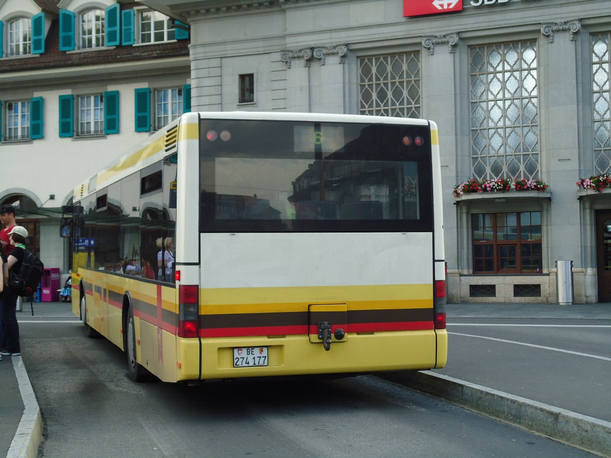 (145'055) - STI Thun - Nr. 77/BE 274'177 - MAN am 15. Juni 2013 beim Bahnhof Thun