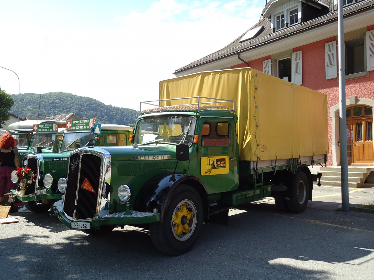 (145'386) - Les mines d'asphalte, Travers - NE 962 - Saurer am 22. Juni 2013 in Aigle, Saurertreffen