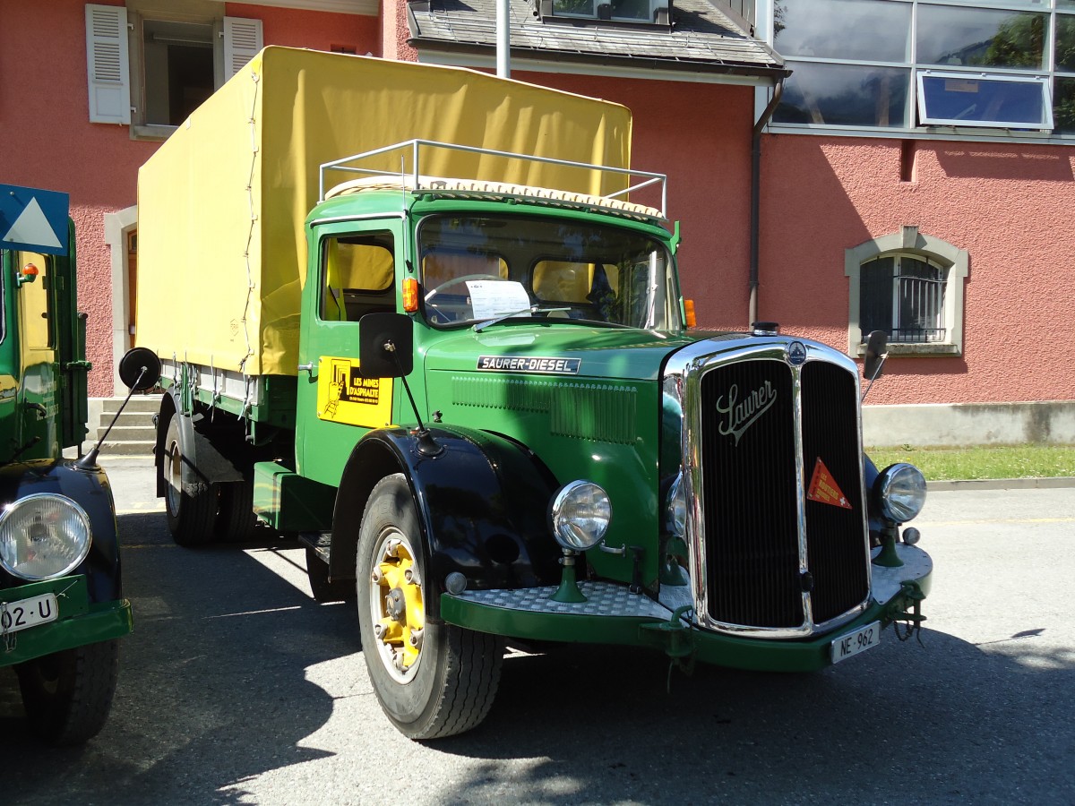 (145'399) - Les mines d'asphalte, Travers - NE 962 - Saurer am 22. Juni 2013 in Aigle, Saurertreffen