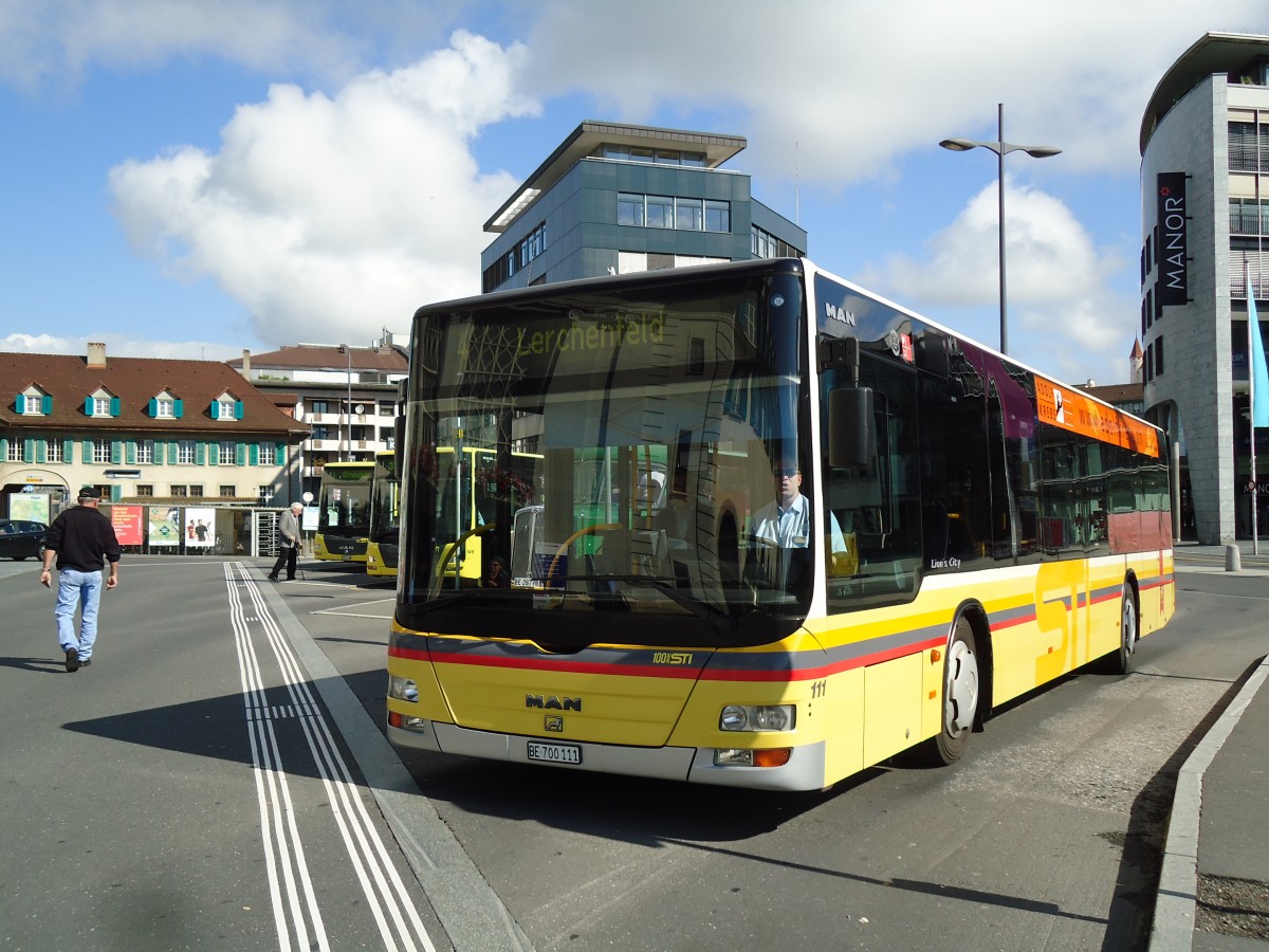 (145'521) - STI Thun - Nr. 111/BE 700'111 - MAN am 30. Juni 2013 beim Bahnhof Thun