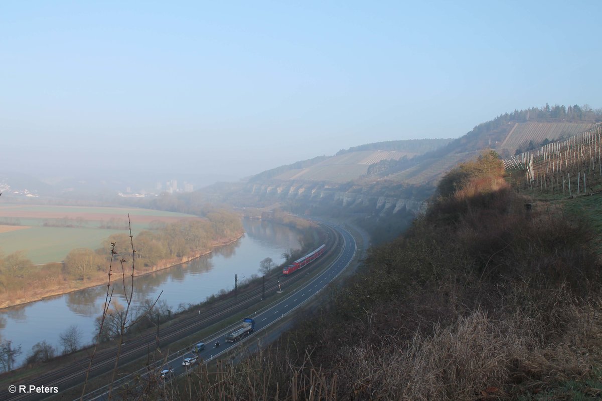 146 244-9 zieht den RE 4595 Frankfurt/Main - Würzburg zwischen Karlstadt und Himmelstadt. 16.03.17