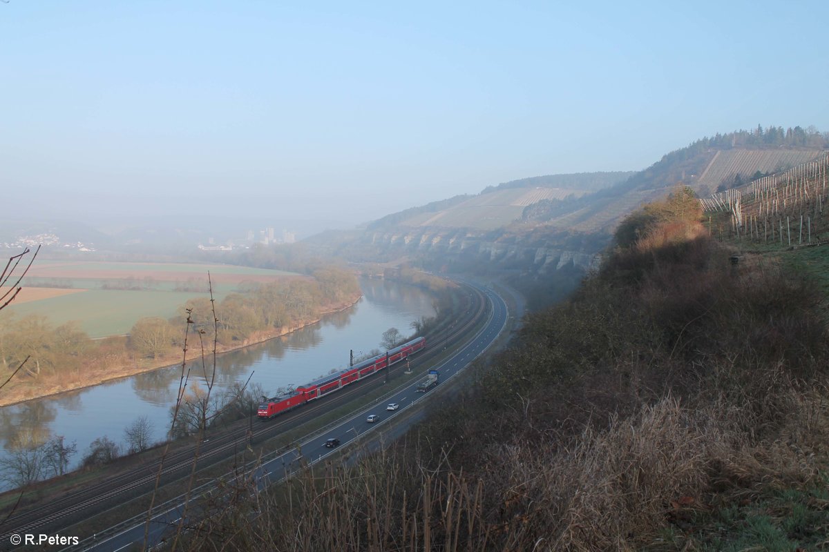 146 244-9 zieht den RE 4595 Frankfurt/Main - Würzburg zwischen Karlstadt und Himmelstadt. 16.03.17