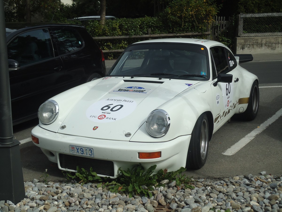 (147'389) - Porsche - X913 - am 28. September 2013 beim Bahnhof Gstaad