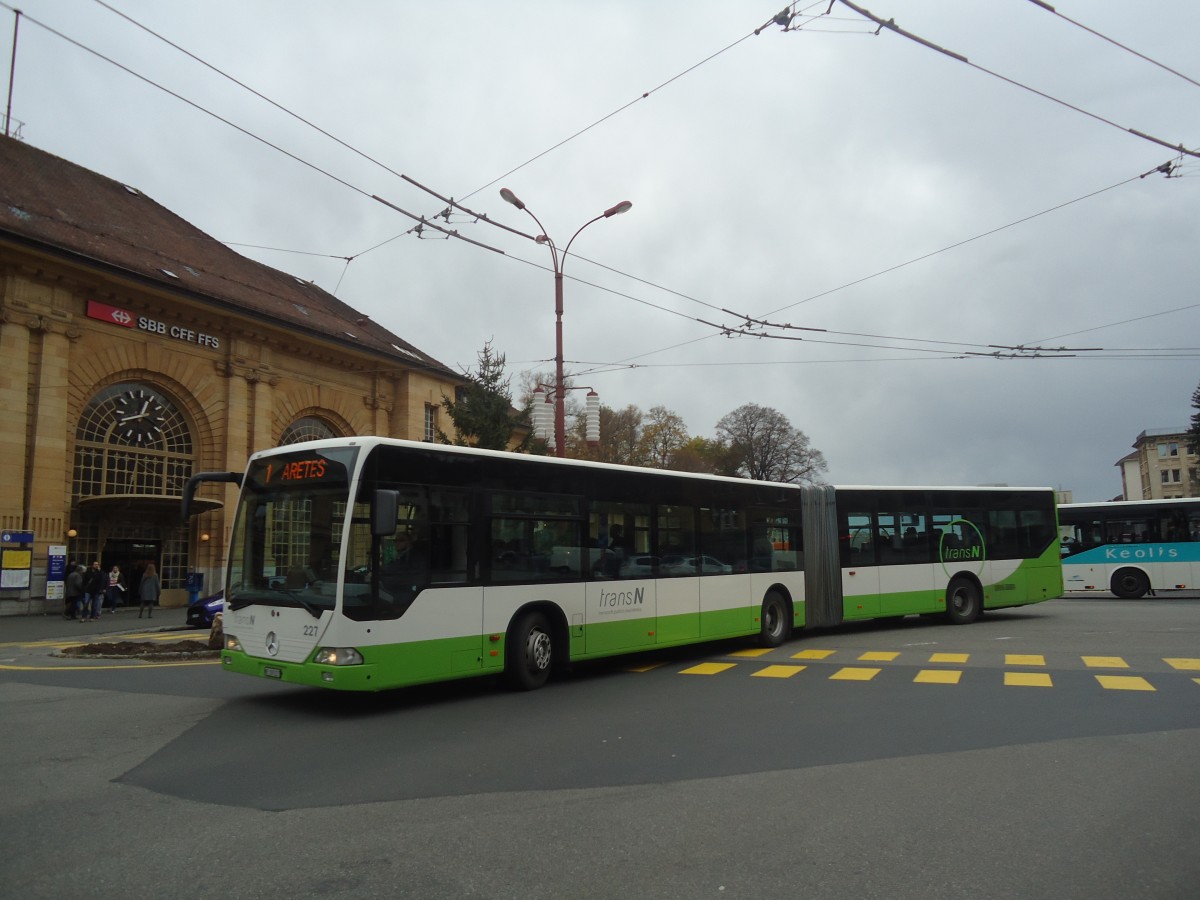 (147'957) - transN, La Chaux-de-Fonds - Nr. 227/NE 109'227 - Mercedes (ex VR La Chaux-de-Fonds Nr. 227) am 8. November 2013 beim Bahnhof La Chaux-de-Fonds