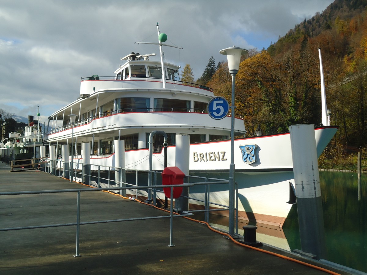 (148'046) - Motorschiff Brienz am 11. November 2013 an der Schifflndte Interlaken Ost