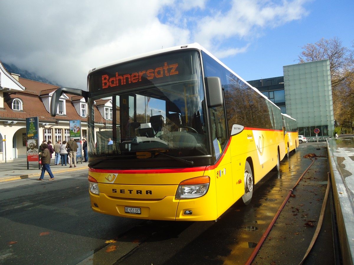 (148'054) - PostAuto Bern - BE 653'387 - Setra am 11. November 2013 beim Bahnhof Interlaken Ost