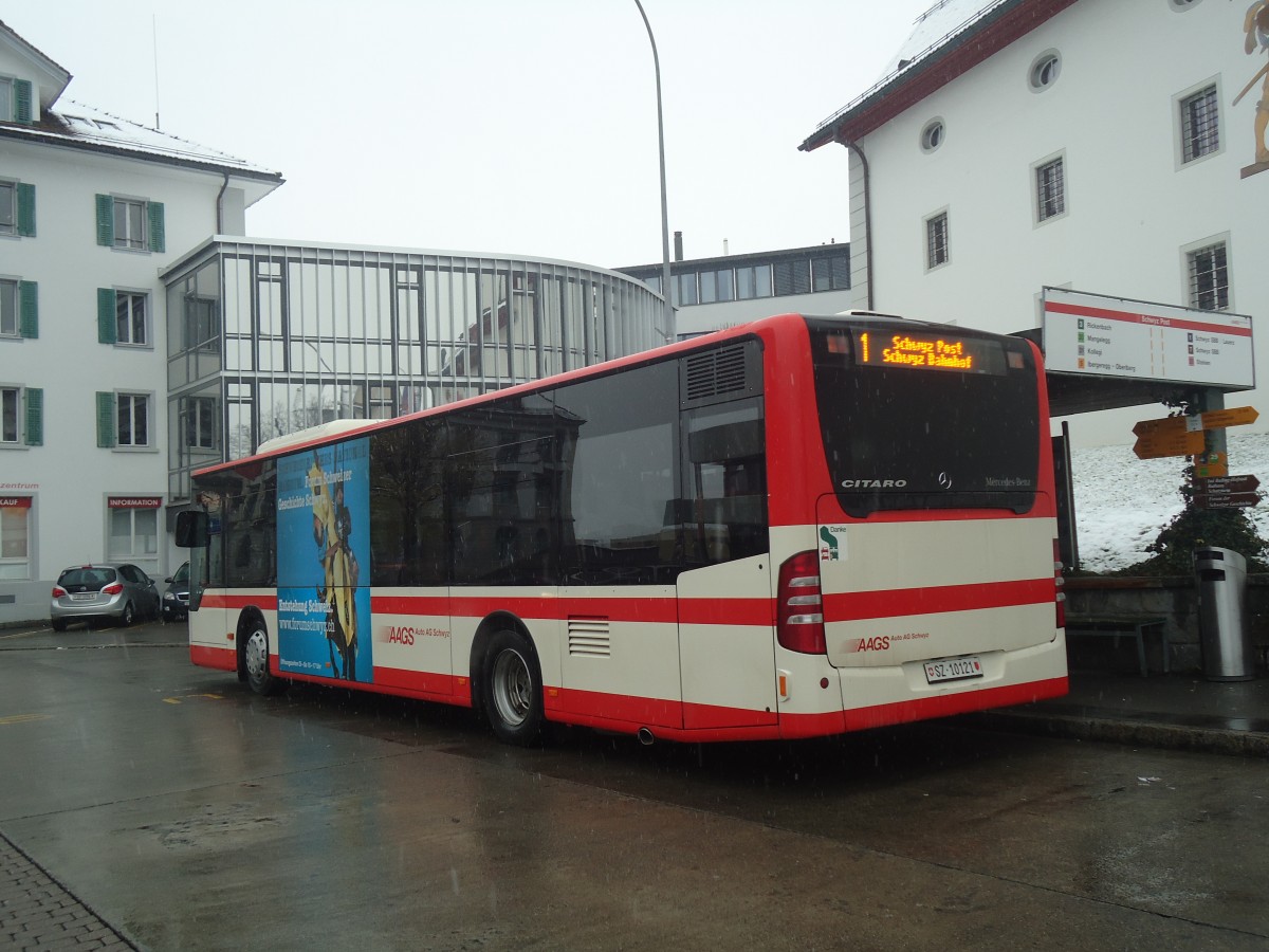 (148'145) - AAGS Schwyz - Nr. 21/SZ 10'121 - Mercedes am 23. November 2013 in Schwyz, Post