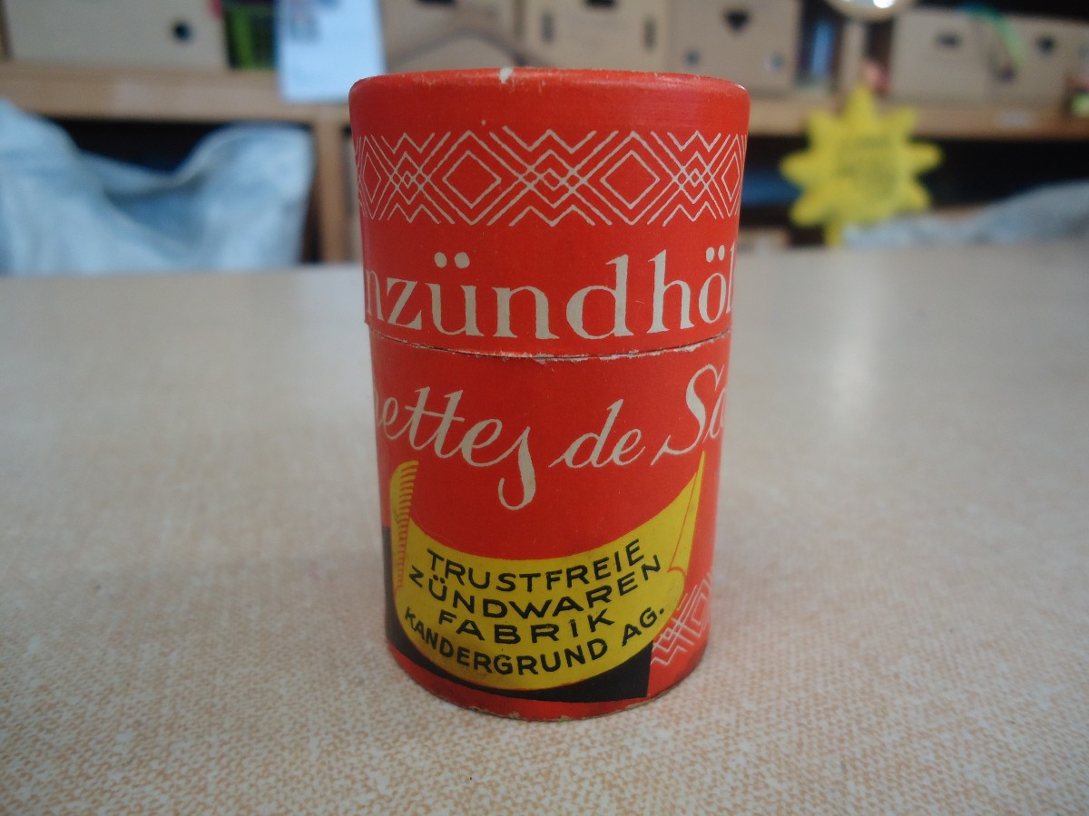 (148'177) - Zndhlzer aus Kandergrund im BrockiShop am 29. November 2013