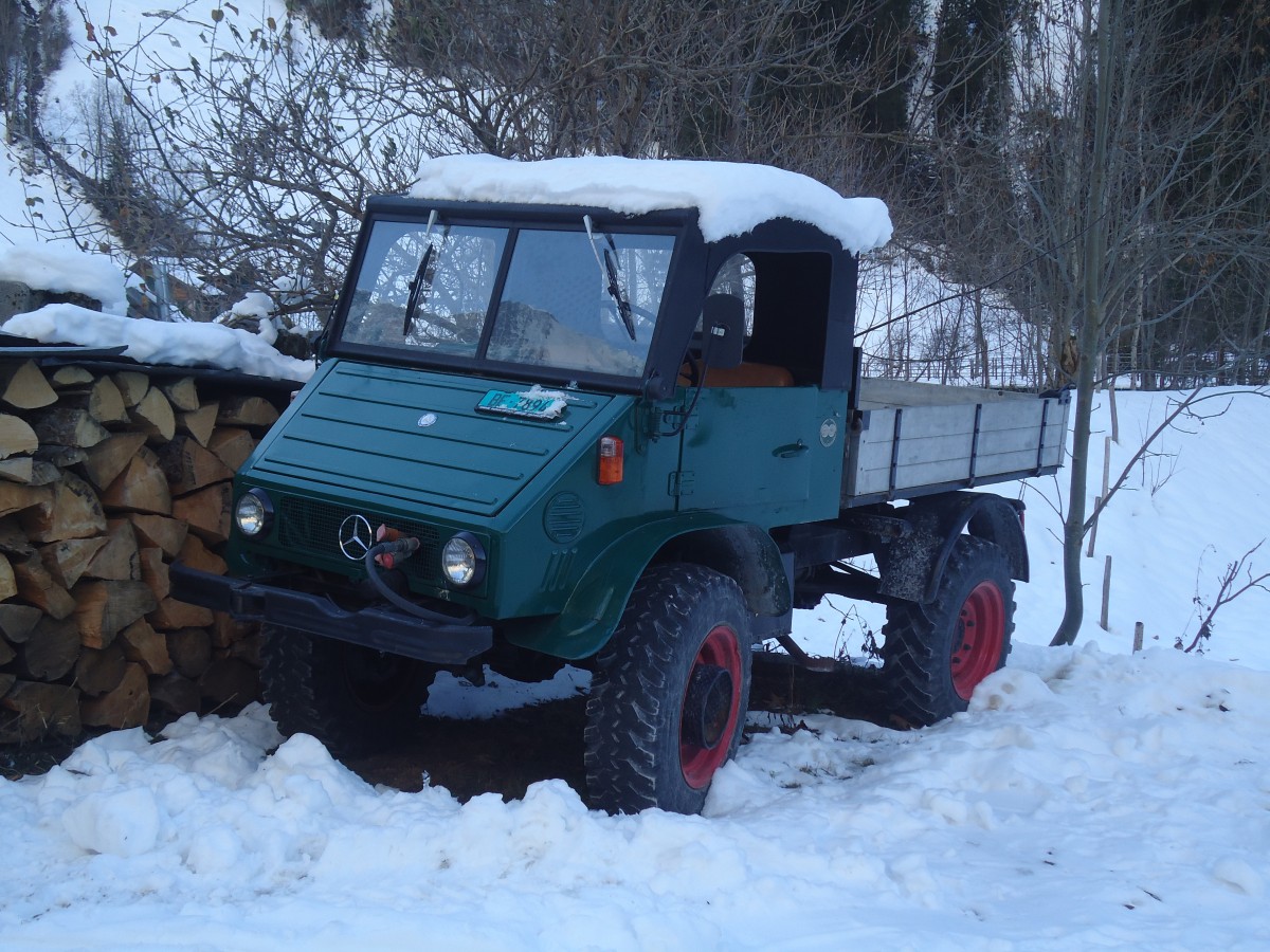 (148'258) - Mercedes - BE 7894 - am 8. Dezember 2013 in Stechelberg