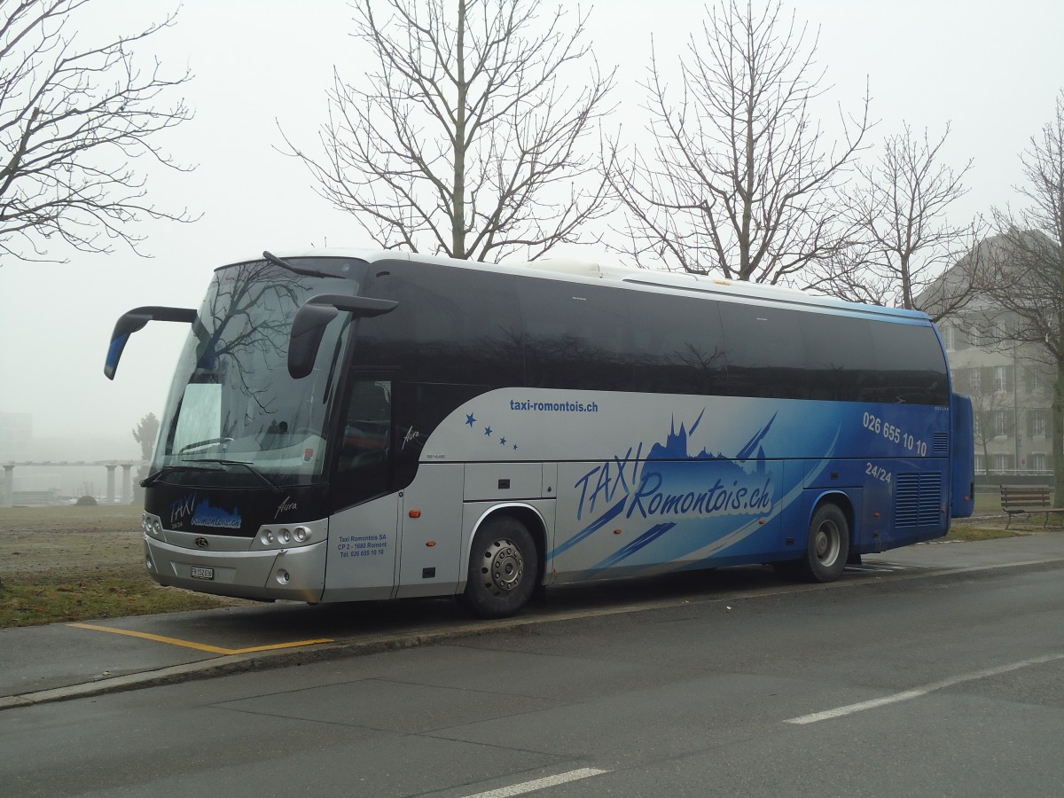 (148'335) - Taxi Romontois, Romont - FR 152'036 - MAN/Beulas am 15. Dezember 2013 in Solothurn, Baseltor