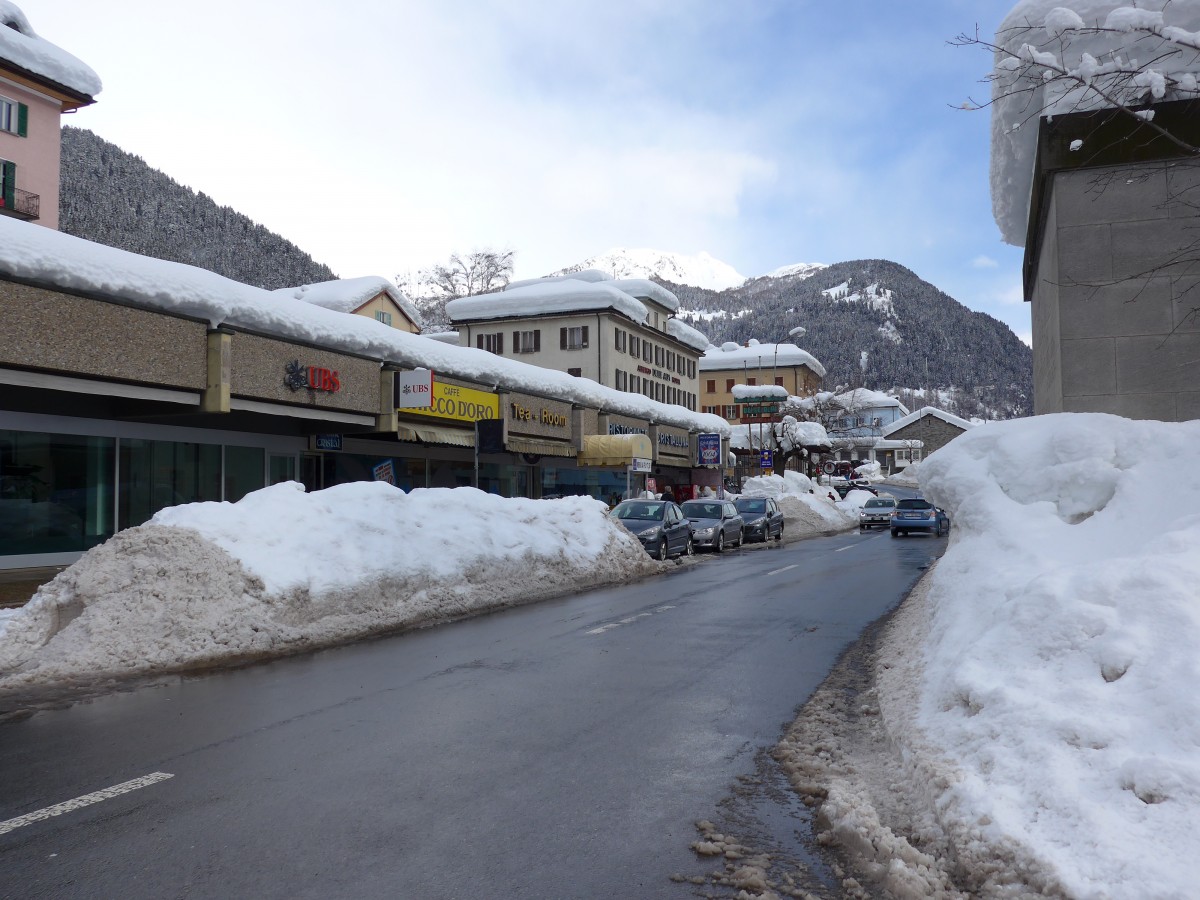 (148'787) - Die Bahnhofstrasse in Airolo am 9. Februar 2014