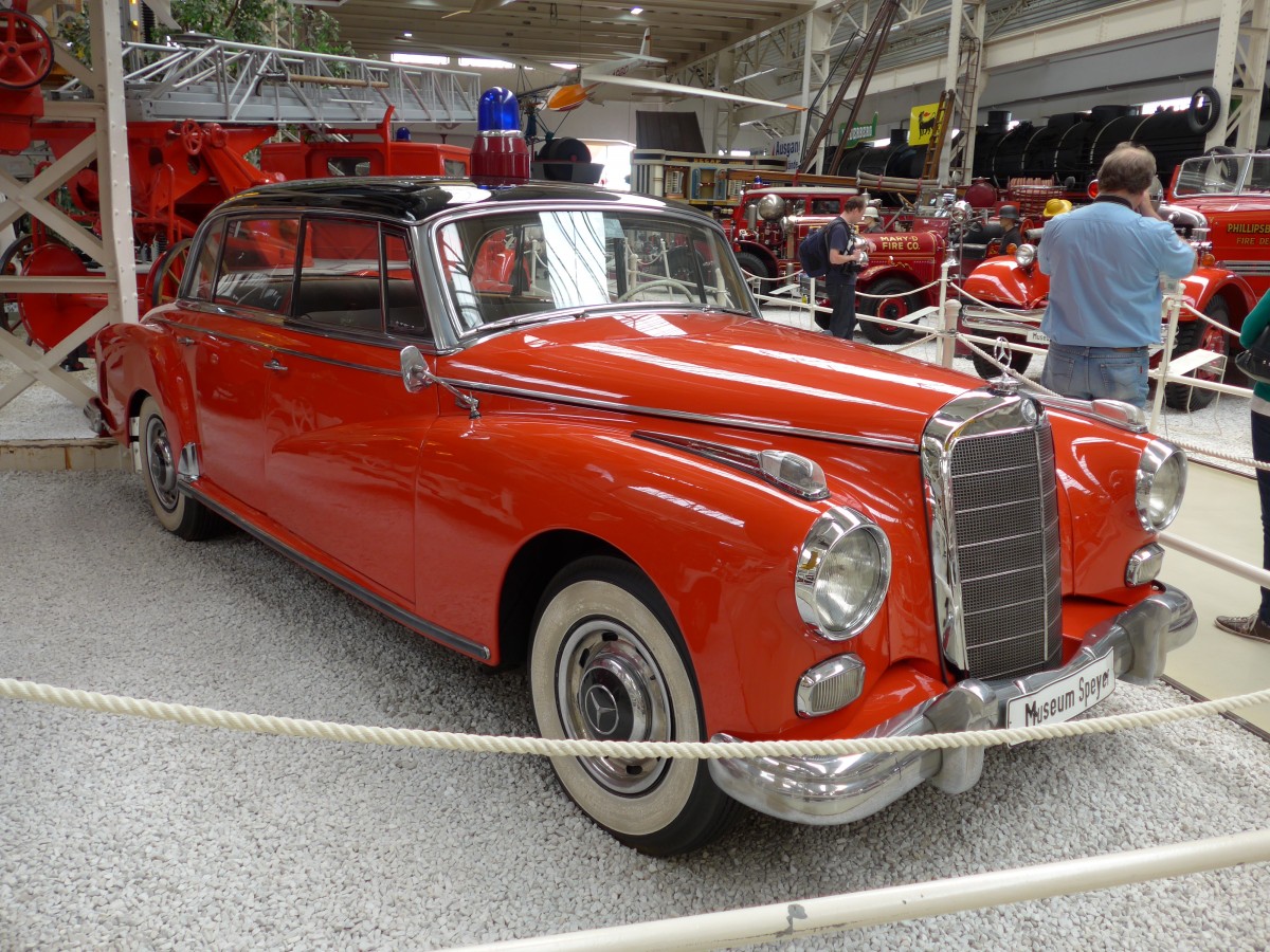 (150'337) - Mercedes am 26. April 2014 in Speyer, Technik-Museum