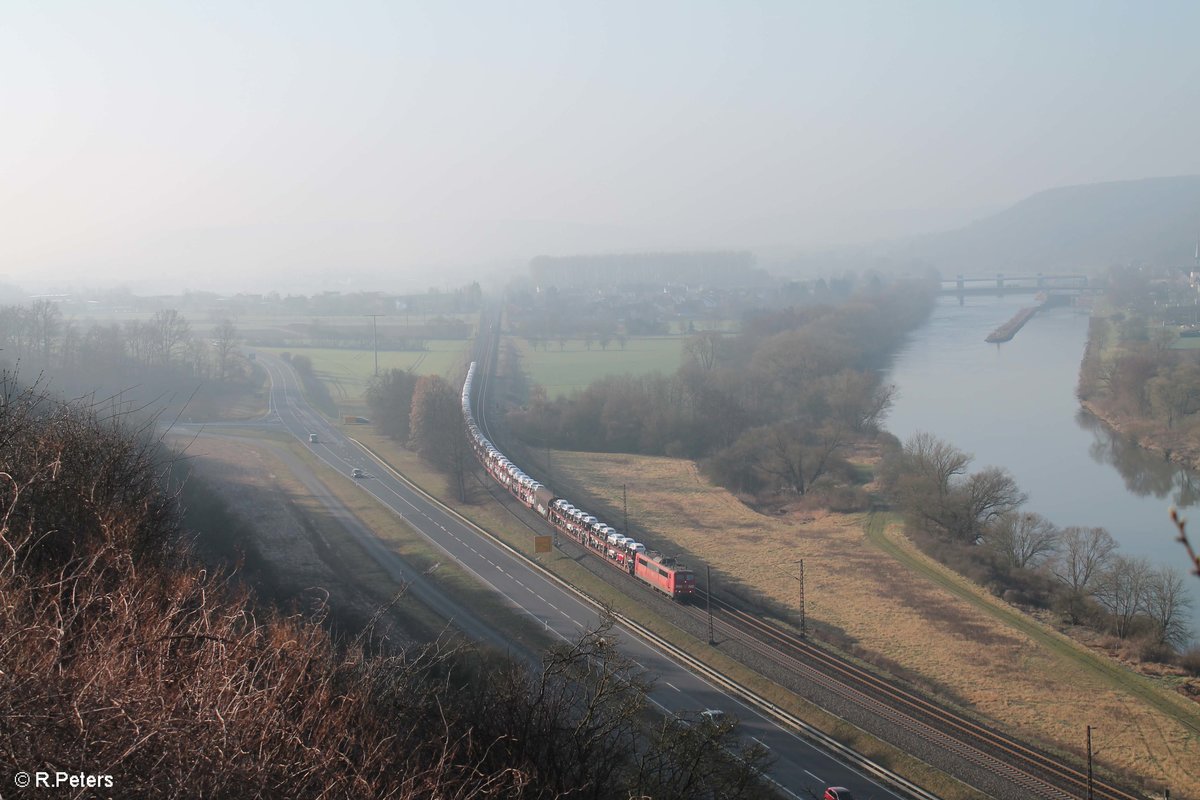 151 099-9 zieht einen gemischten Güterzug zwischen Himmelstadt und Karlstadt. 16.03.17