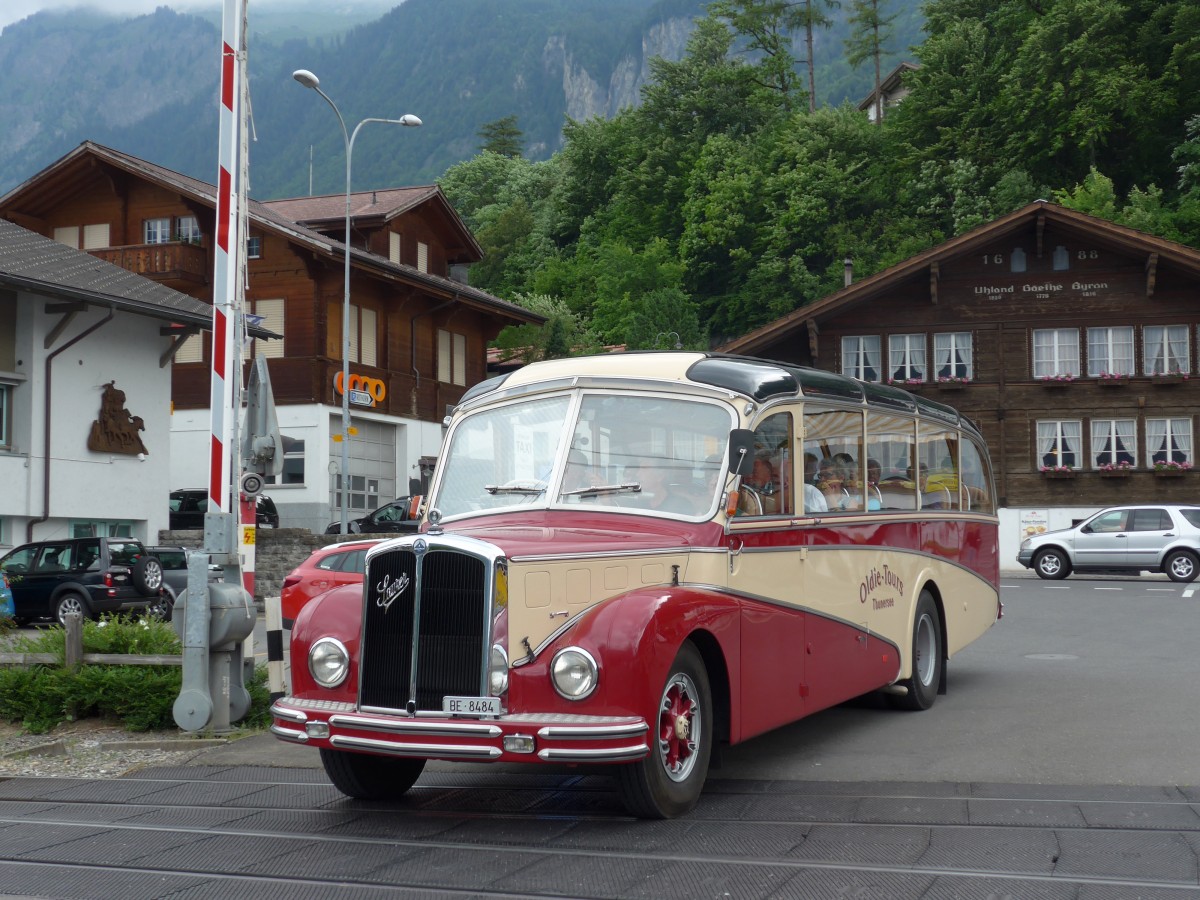 (151'553) - Reusser, Thun - BE 8484 - Saurer/R&J (ex Hsler, Menziken) am 15. Juni 2014 beim Bahnhof Brienz