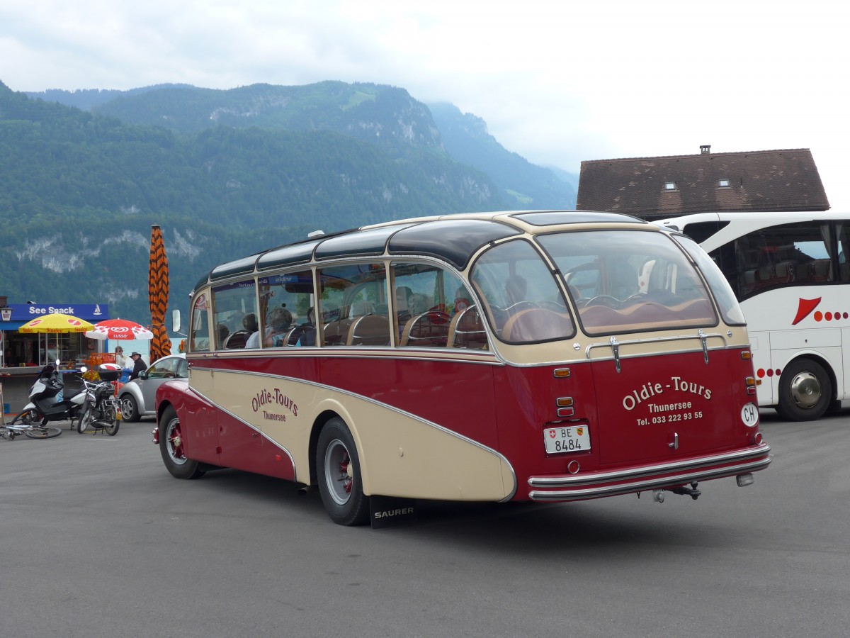 (151'554) - Reusser, Thun - BE 8484 - Saurer/R&J (ex Hsler, Menziken) am 15. Juni 2014 beim Bahnhof Brienz