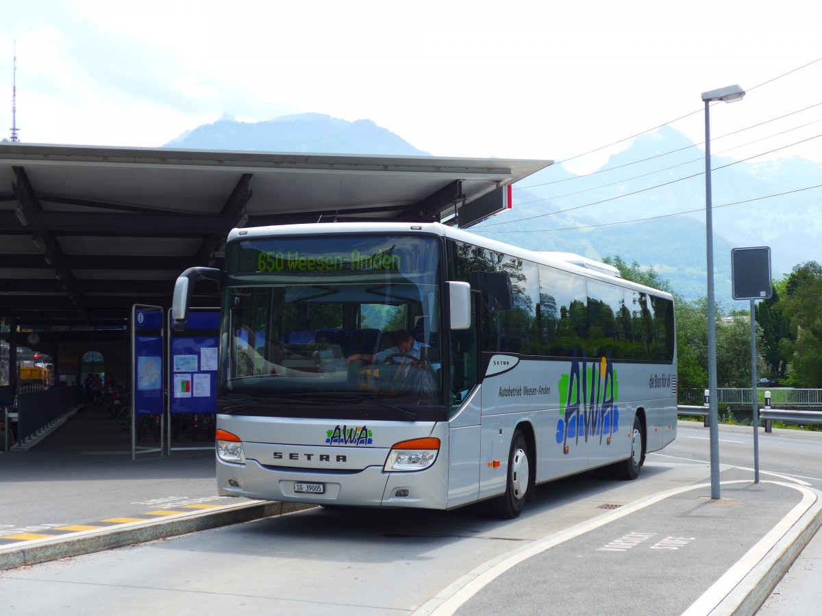 (151'798) - AWA Amden - Nr. 5/SG 39'005 - Setra am 23. Juni 2014 beim Bahnhof Ziegelbrcke