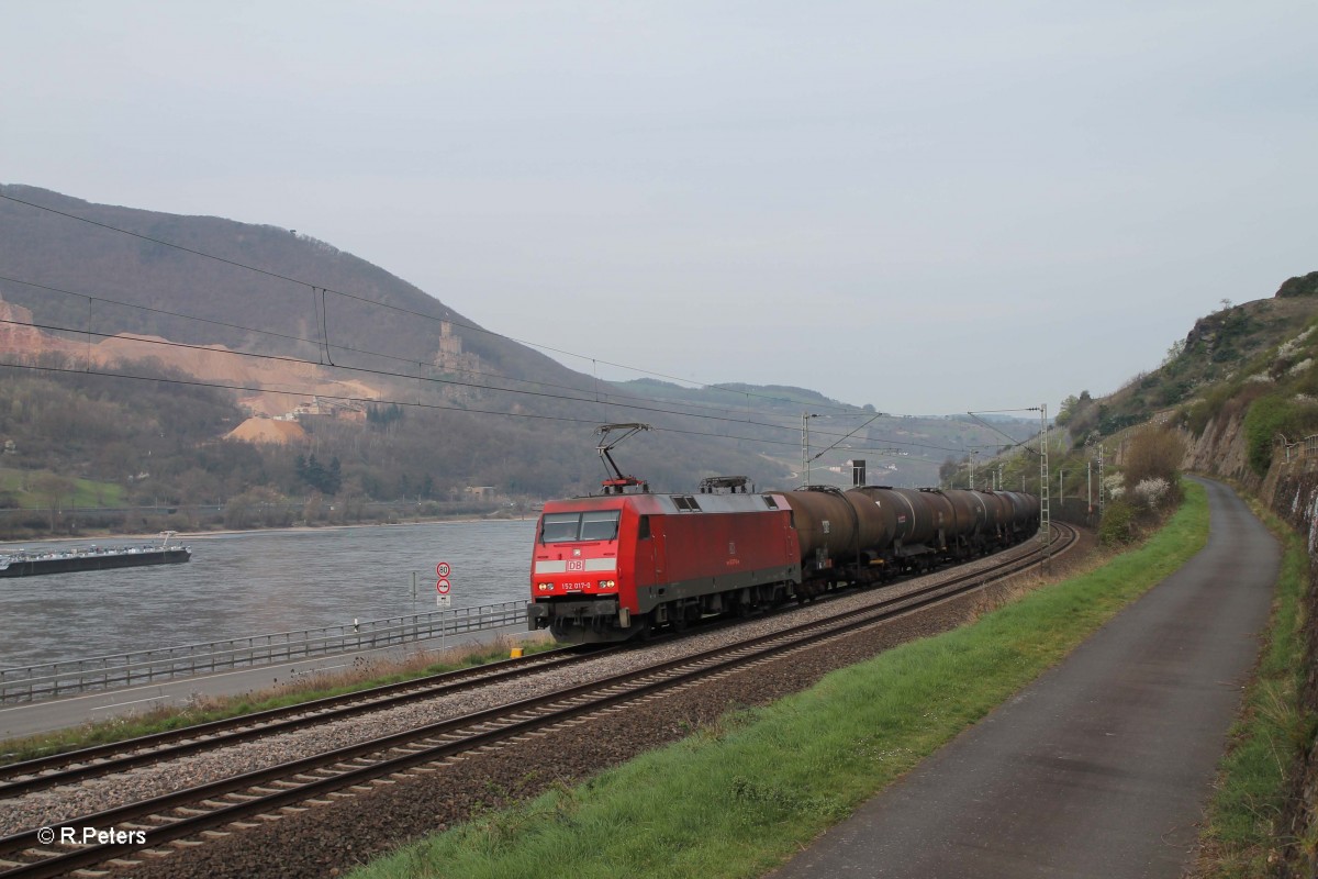 152 017-0 zieht mit einem Kesselzug bei der Blockstelle Bodenthal südwärts. 21.03.14