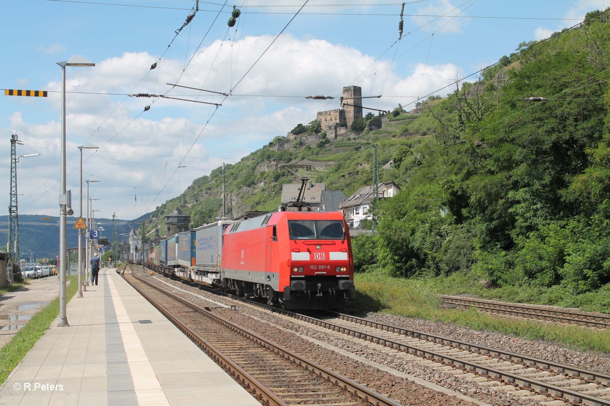 152 081-6 mit Wechselpritschenzug in Kaub. 15.07.14