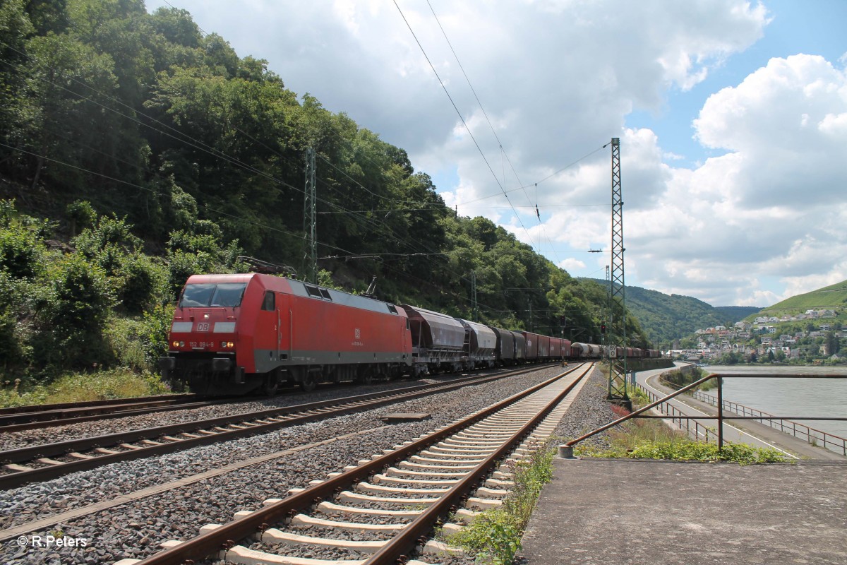 152 094-9 mit einem gemischten Güterzug beim Loreley Betriebsbahnhof. 16.07.14