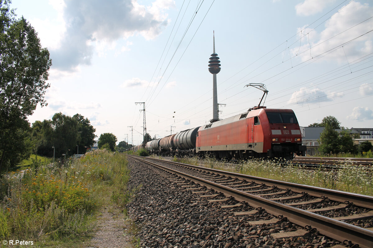 152 094-9 zieht mit einem gemischten Güterzug durch Nürnberg Hohe Marter. 24.07.24