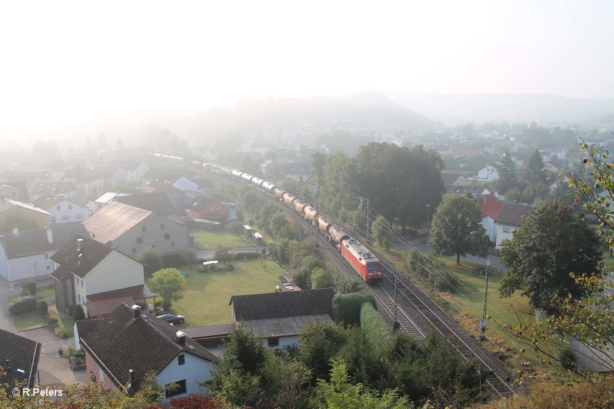 152 104-6 zieht durch Dollnstein mit dem EZ 51776 aus München kommend. 24.09.16