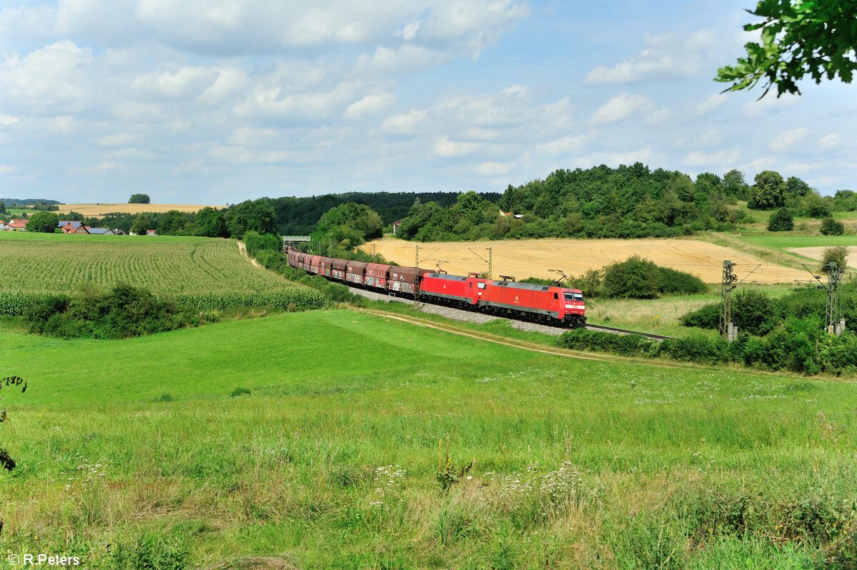 152 139-2 + 152 xxx ziehen bei Edelhausen mit einem Kohlezug gen Süden. 21.08.21