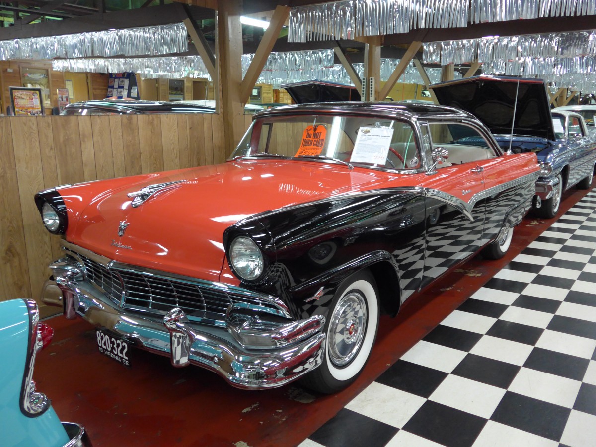 (152'273) - Ford - 820-322 - am 9. Juli 2014 in Volo, Auto Museum