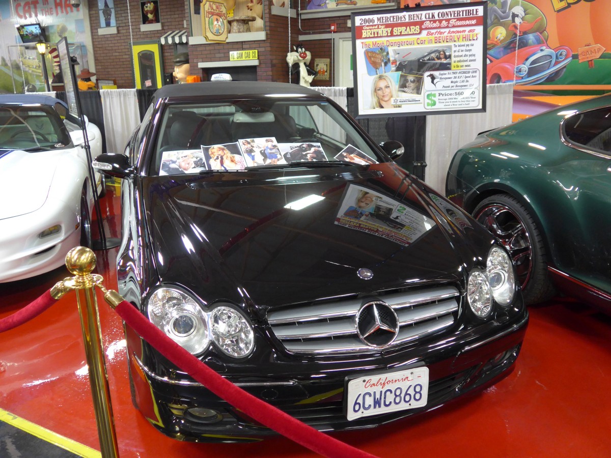 (152'388) - Mercedes Benz CLK Convertible - Jahrgang 2006 - von  Britney Spears  am 9. Juli 2014 in Volo, Auto Museum