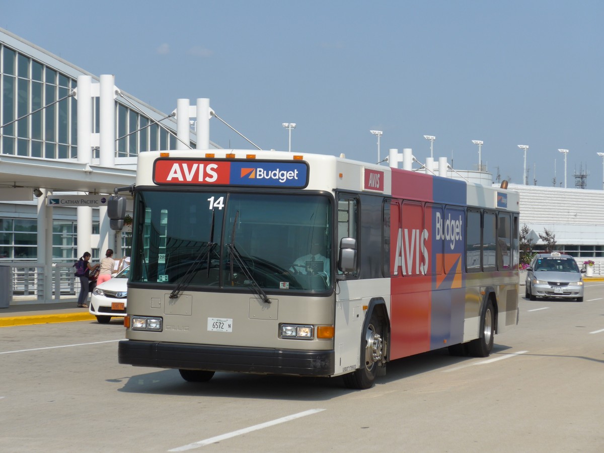 (153'337) - AVIS-Budget, Chicago - Nr. 14/6572 N - Gillig am 20. Juli 2014 in Chicago, Airport O'Hare