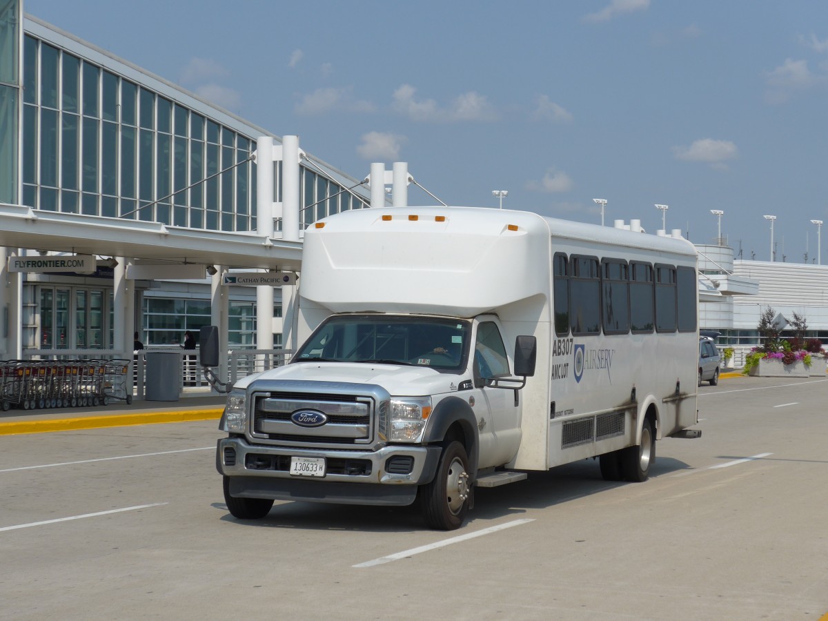 (153'346) - Air Serv, Atlanta - Nr. AB307/130'633 H - Ford am 20. Juli 2014 in Chicago, Airport O'Hare