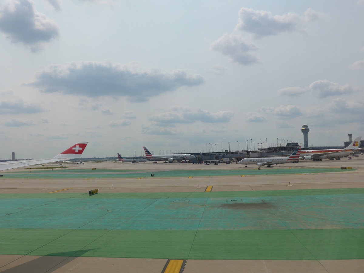 (153'425) - Auf dem Flughafen O'Hare in Chicago am 20. Juli 2014
